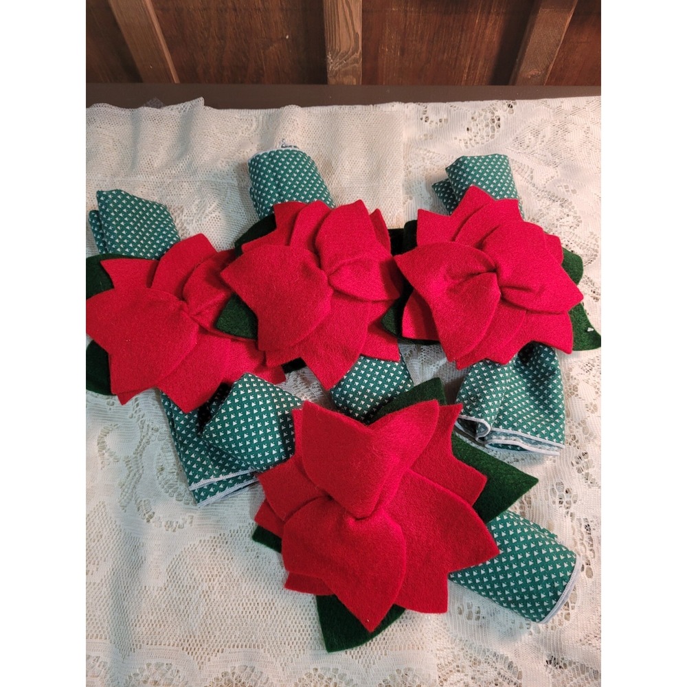 Vintage 4 Felt Poinsettia Napkin Rings with Cloth Napkins